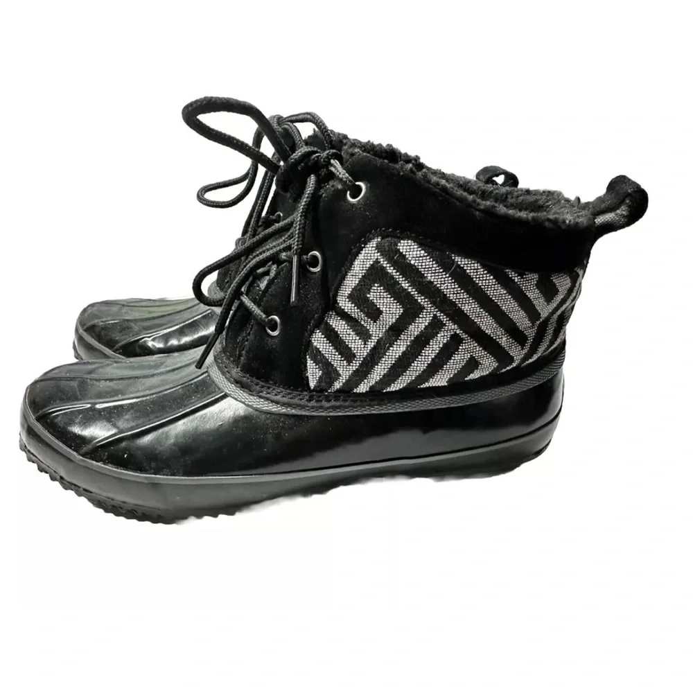 Women’s KHOMBU Melanie all-weather ankle boots size 10 pre-owned